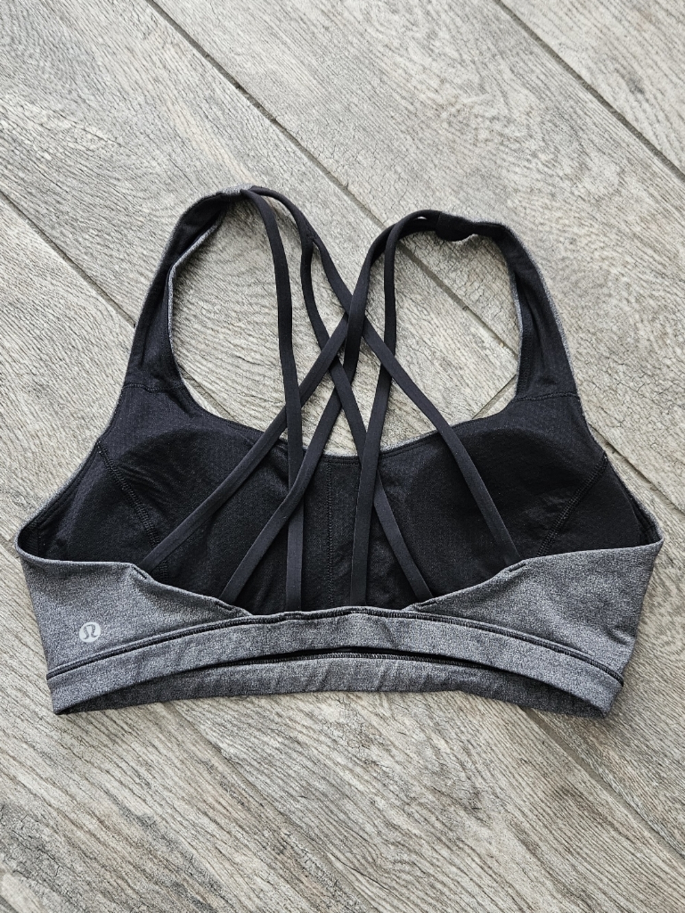 Lululemon Feel To Be Free Serene Bra Gray And Black Size 10 - Picture 4 of 9